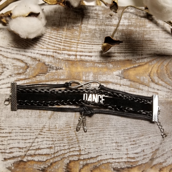 🩰🩰Super Cute Love dance bracelet🩰🩰 - Picture 4 of 6